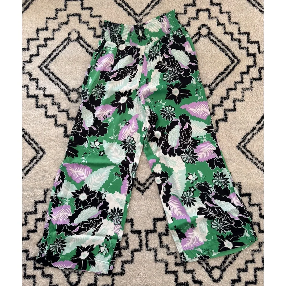 Anthropologie Maeve Saria Smocked Palazzo Wide Leg Floral Pant Size Medium - Picture 2 of 6